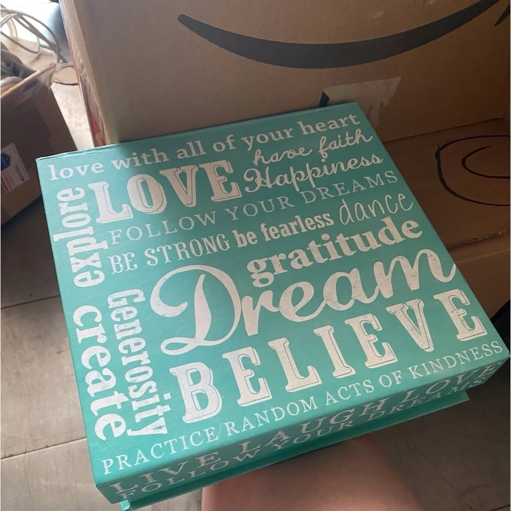 Believe Storage Box & Wall Pics Decor - Picture 2 of 2